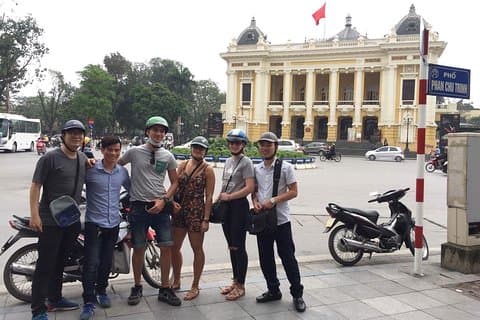 Hanoi: Shopping och matmarknadstur med motorcykel