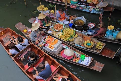 Tour de medio día por el mercado flotante y el mercado ferroviario desde Bangkok