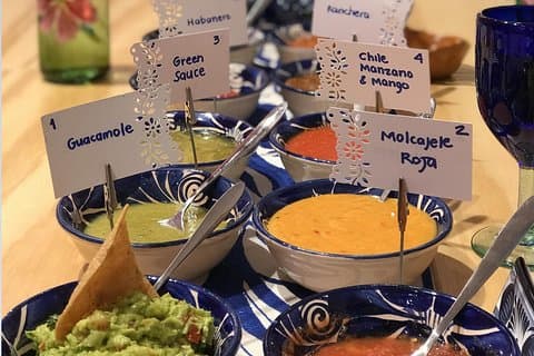 Mastering mexicansk Salsas Cooking Class og Market Tour