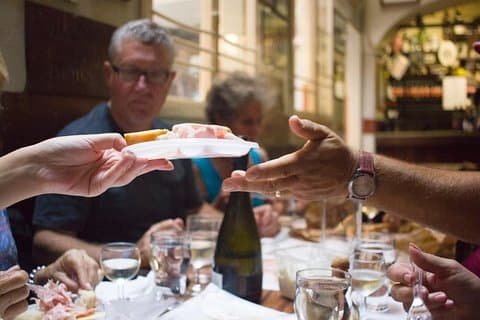 Bologna Food Tour by Taste Bologna : Groupe intime (Max 10)