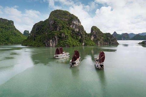 Halong Full Day in crociera affascinante kayaking Luon cave partono dal centro storico di Hanoi