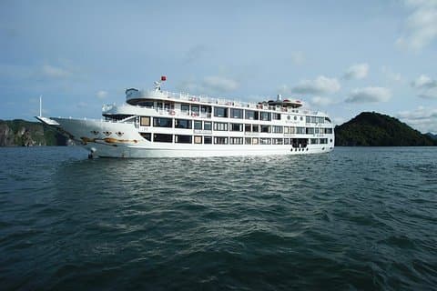 Overnatting Halong Bay Cruise på Starlight