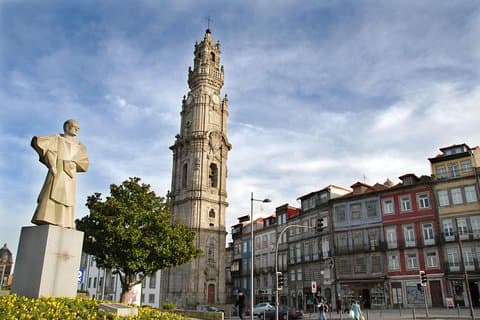 Tour privado por la ciudad de Oporto con recogida en el hotel