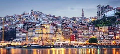 Tour privato di un'intera giornata a Porto da Lisbona con prelievo dall'hotel
