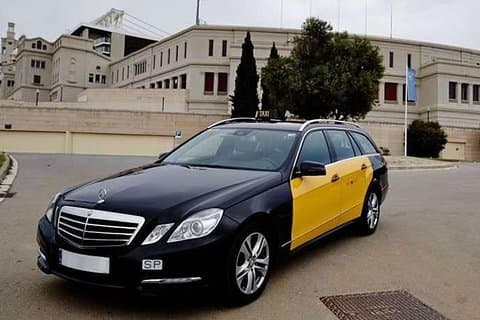 Privater Ankunfts-Transfer vom Flughafen El Prat ins Barcelona-Zentrum