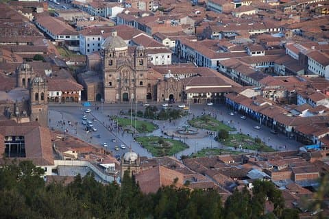 13 - Excursión de un día desde Lima : Machu Picchu, Lago Titicaca, Cañón del Colca y Líneas de Nazca