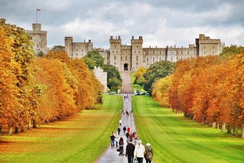 Privé minibustour met chauffeur naar Windsor vanuit Londen met een gelicentieerde gids