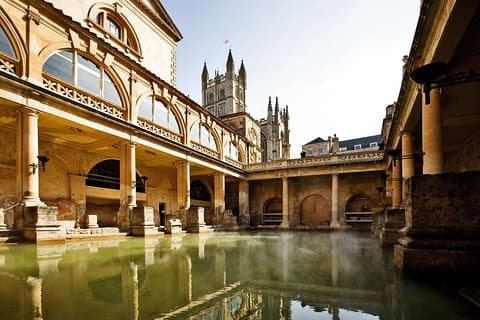 Private Chauffeured Minivan Tour to Bath from London with a Licensed Guide