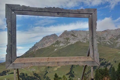 from the port to Carrara marble quarries and Lucca