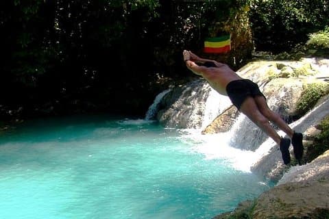 Blue Hole Secret Falls utflukter Best Water Falls i Jamaica