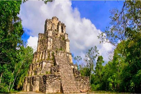 カンクンからのMuyil Ruins、Tulum、Cobaへのプライベートツアー