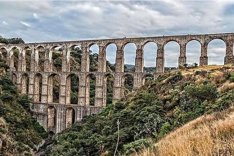 Private Tour: Tepotzotlan and Aqueduct from Mexico City