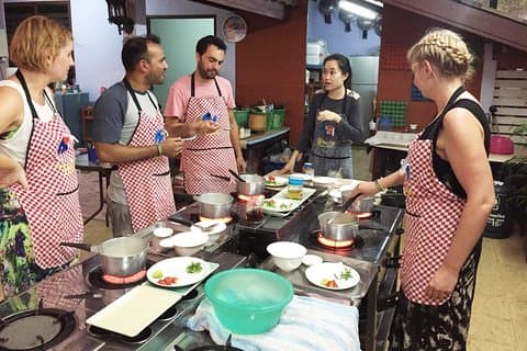 クラビの小グループスマートタイ料理教室