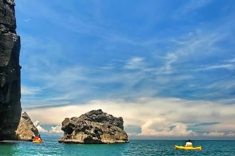 Dag i øerne fra Phuket ved John Gray Sea Canoe