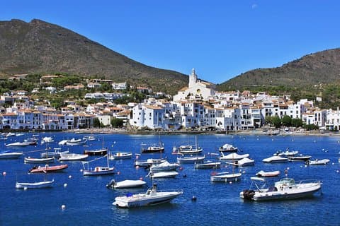 Dali Museum & Cadaques Small Group Tour med hotellhenting