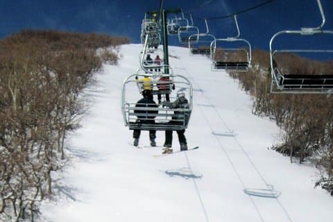 Alquiler de esquís Mammoth Mountain Premium que incluye entrega
