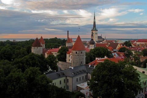 Scopri la fantastica Tallinn: tour audio autoguidato