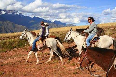 Half Day: Horse Riding & Temple of the Moon Tour – Group Service