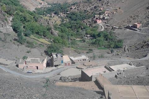 マラケシュからイムリルとアトラス山脈へのプライベート日帰り旅行