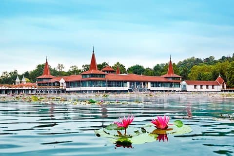 Visite privée du lac thermal de Heviz, de la ville et du château de Keszthely
