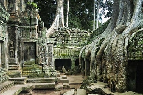 Angkor Wat, Angkor Thoms gamle hovedstad, Ta Promh-templet