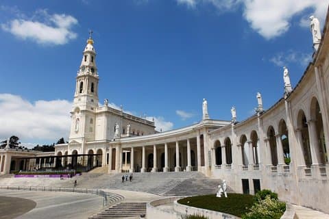 Excursão privada de luxo em Fátima, Batalha, Nazaré e Óbidos