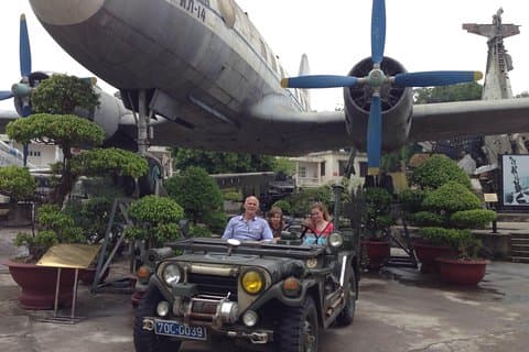 Halv dag Hanoi militär tematurné av Jeep