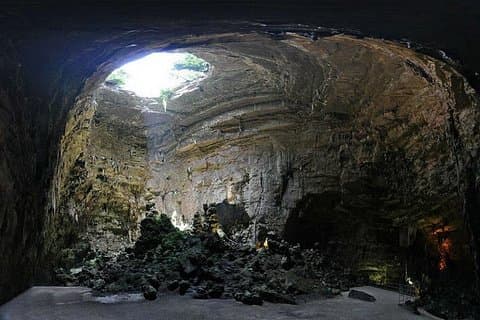 Grotte di Castellana guidad tur från Bari