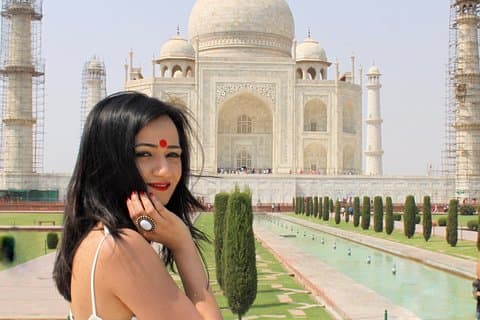 Heena Paintingと一緒に安全で安全なタージ・マハール日帰り旅行