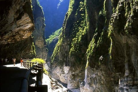 Two-days Yi-lan & Grand Taroko Gorge Park Tour
