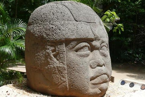 Villahermosa city tour with La Venta Museum and Yumká zoo