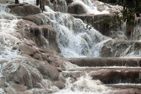 White River Tubing og Dunn's River Falls Udflugt fra Montego Bay