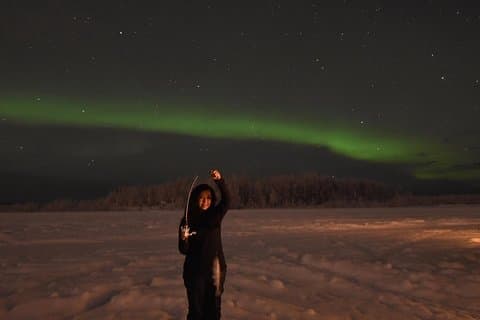 Observation des aurores boréales et aventure de pêche sur la glace