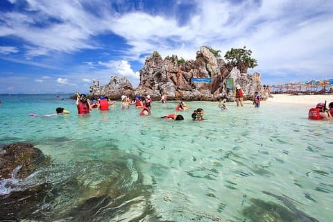Phi Phi , Maya Bay, Khai Island great snorkeling Tour