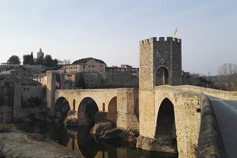 La Garrotxa og Besalú Private Tour fra Barcelona