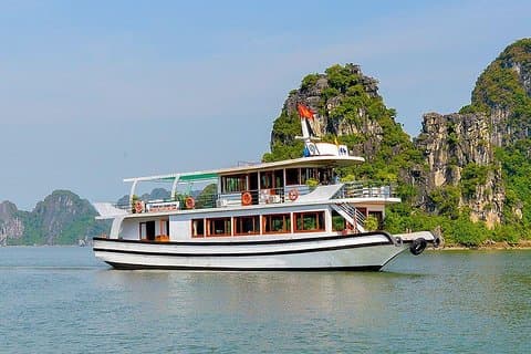 Tagestouren mit Kreuzfahrten in der Halong-Bucht
