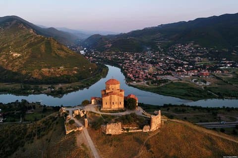 Tour durch Vardzia, Rabati, Uplistsiche und Mzcheta