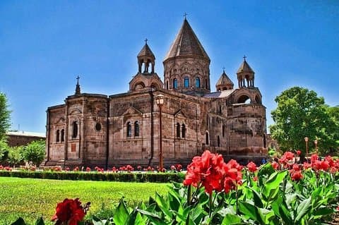 Echmiadzin (Hripsime, Gayane, Mother Cathedral) og Zvartnots Temple