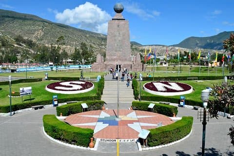 Private Mitte der Welt Monument Tour + Pululahua Vulkan