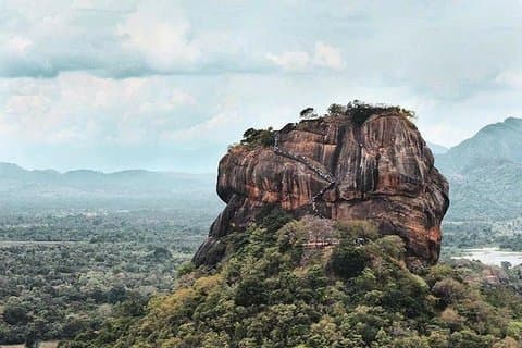 Excursión de un día a Dambulla y Sigiriya desde Colombo Group (4-15 personas)