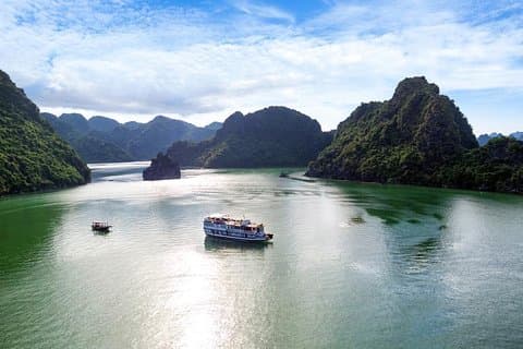 Hoteller i nærheden af Day Explore Halong Bay On Cruise - Budget Cruise