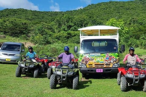 Excursion en VTT dans la jungle à St Kitts
