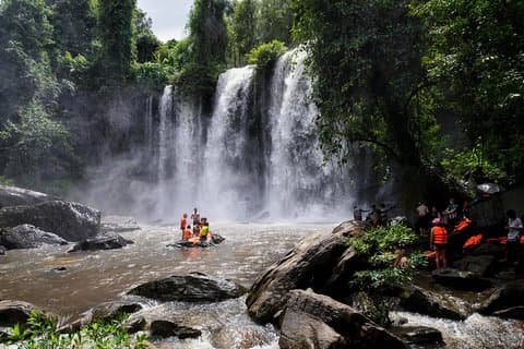 Excursão privada à montanha Kulen e ao templo Beng Mealea