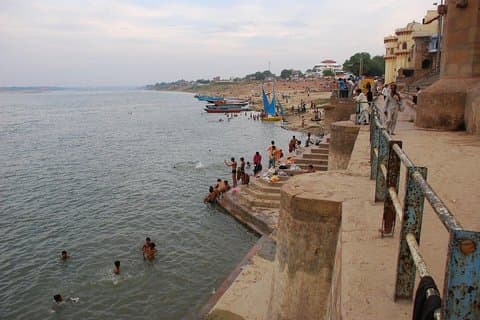 Tour privado de día completo en Varanasi con paseo en bote por el río Ganges