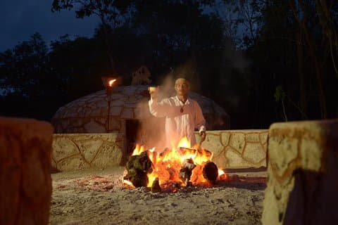 Cérémonie nocturne Maya Temazcal au départ de Cancun avec baignade au cénote et dîner