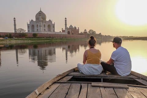 Same Day Taj Mahal Tour by Gatimaan Express Train with Lunch - All Inclusive