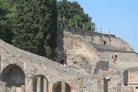 考古学ツアー：Herculaneum + Oplontis + Pompeiiの遺跡（丸一日）