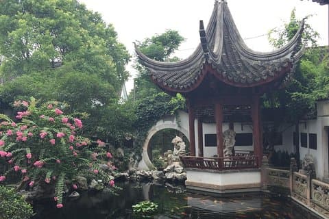 Excursão privada à cidade antiga de Zhujiajiao e a Harmony Garden com passeio de gôndola