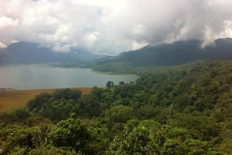Jungle Trekking Tour with Tamblingan Lake Canoeing