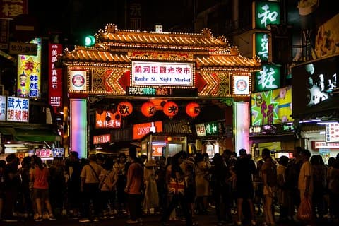 Privétour Taipei Foodie door MRT : Dongmen & Raohe Night Market